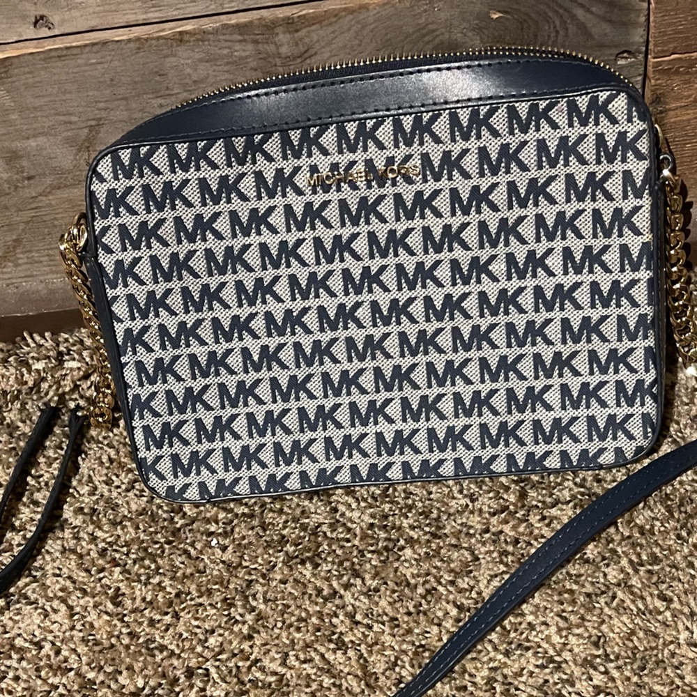 Michael Kors jet set cross body.
